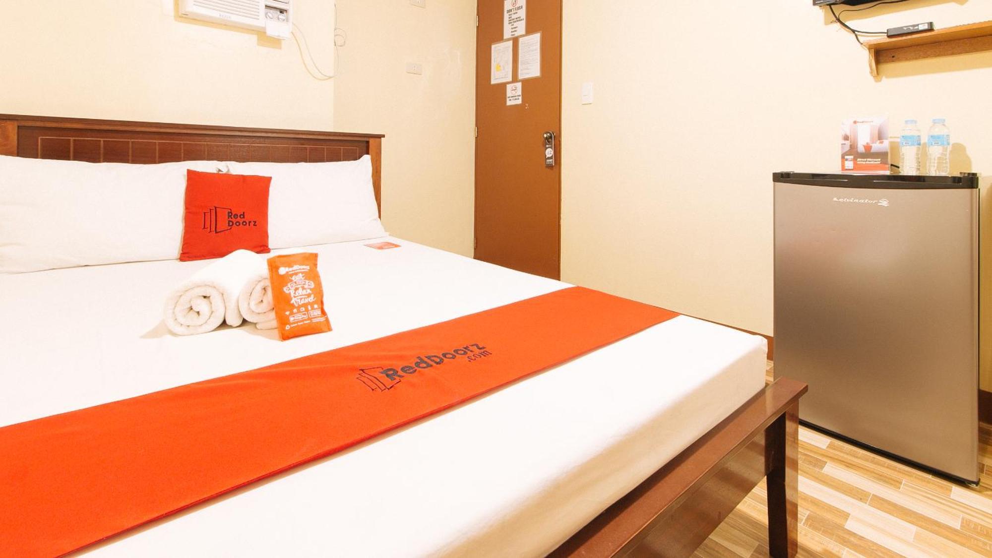 Reddoorz Near Pnr Espana Station Manila Ngoại thất bức ảnh