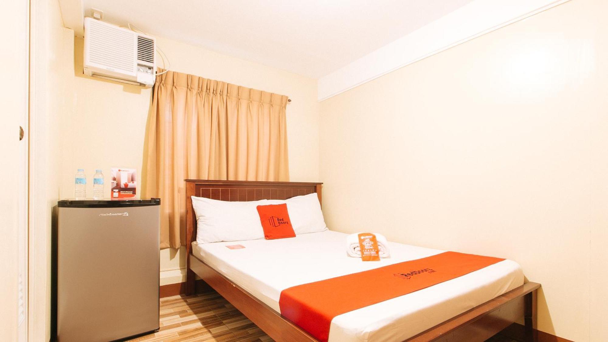 Reddoorz Near Pnr Espana Station Manila Ngoại thất bức ảnh